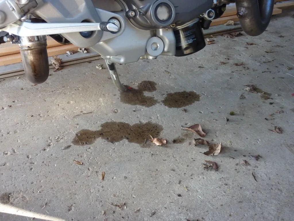 Engine fluids icon