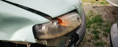 Пошкоджена передня частина автомобіля