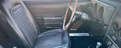 An automatic selector on the console