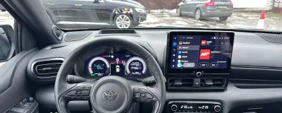 Цифрова панель приладів