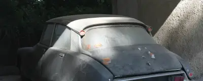 Sun-faded car paintwork