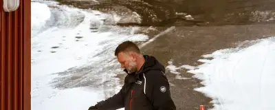 Spreading road salt